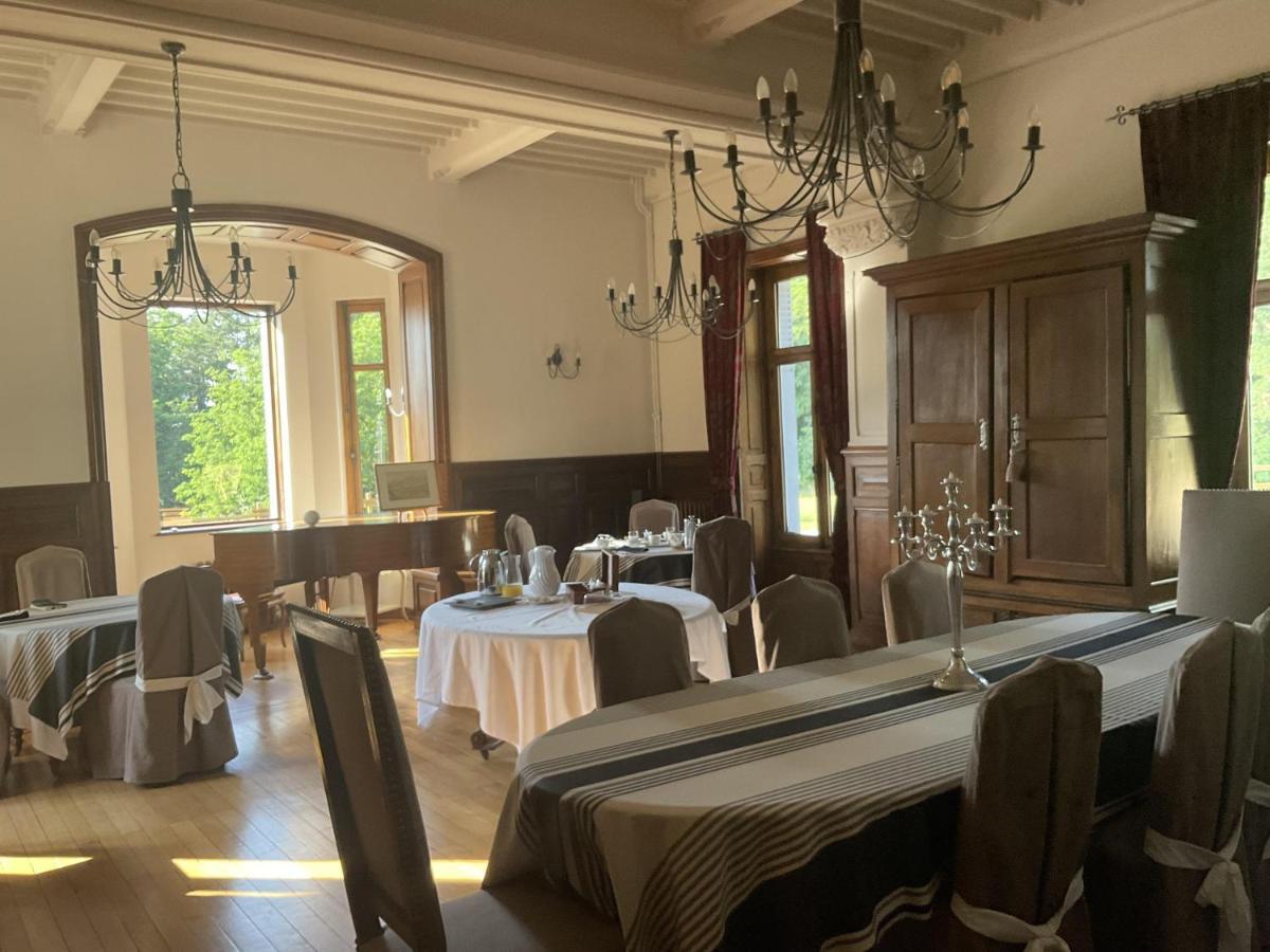 Chateau Tout Y Fault Loriges Esterno foto