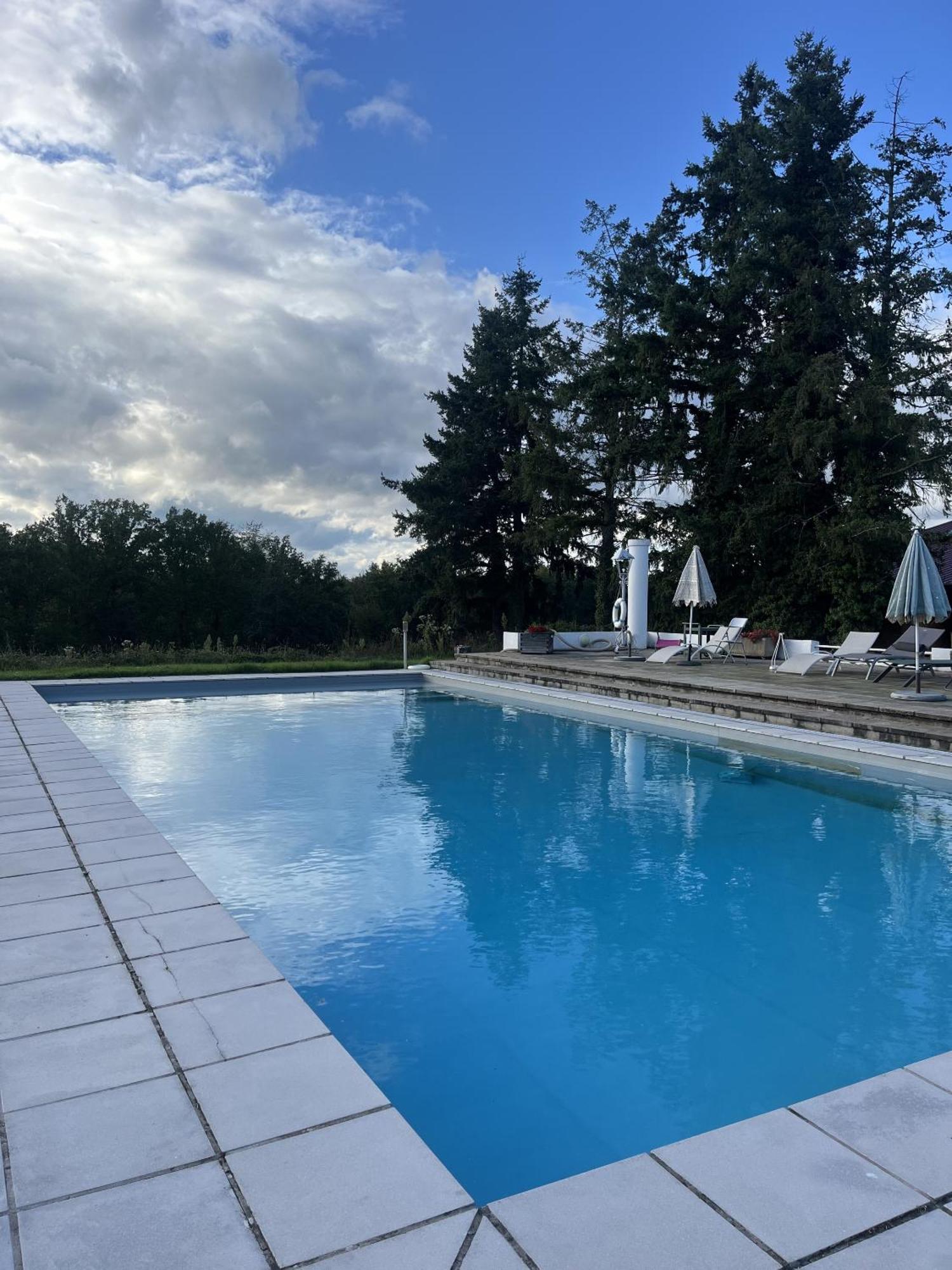 Chateau Tout Y Fault Loriges Esterno foto