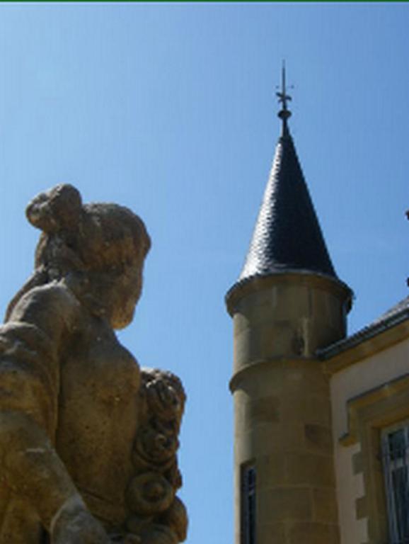 Chateau Tout Y Fault Loriges Esterno foto