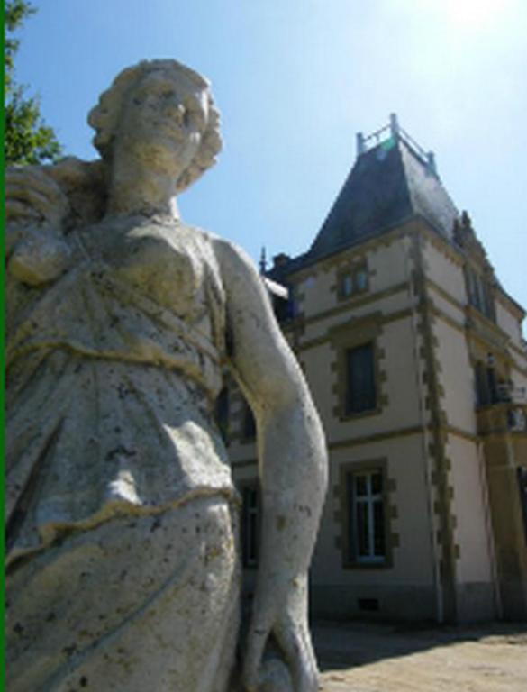 Chateau Tout Y Fault Loriges Esterno foto
